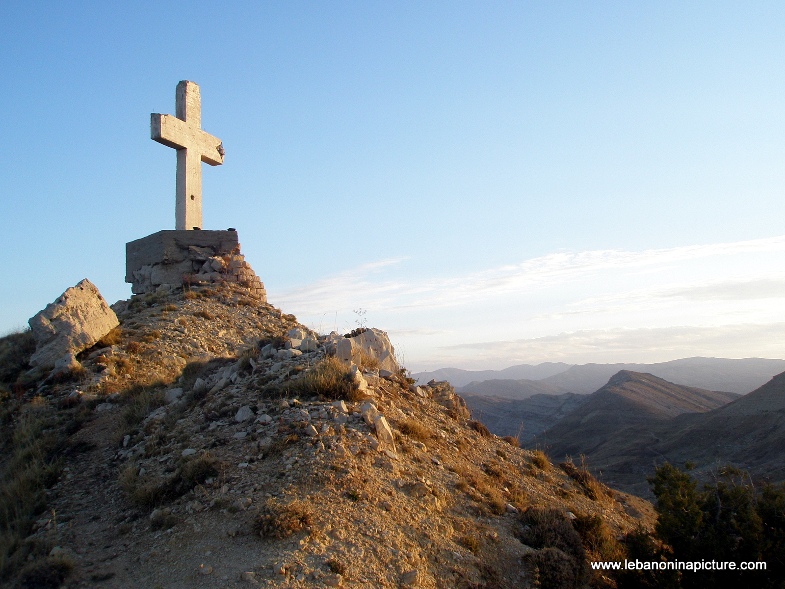 A Hike Between Akoura and Laqlouq
