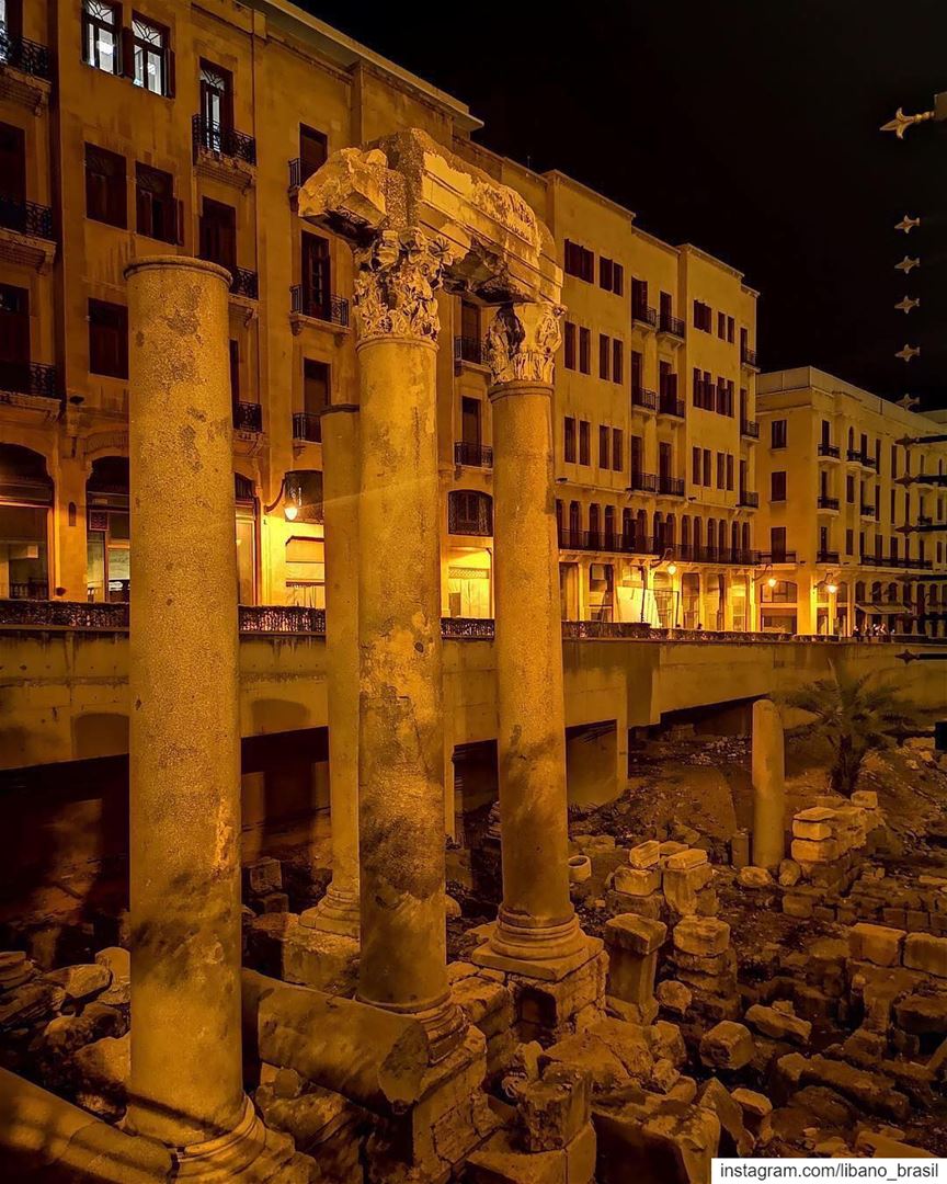 🇱🇧🇧🇷 A história nunca se apaga. Boa noite, Beirute! Foto de @paradisaic (Downtown Beirut)