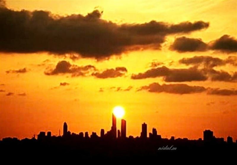 A kiss from the  sun to our beloved  beirut ❤🌇❤ thanks @nidal.majdalani... (Beirut, Lebanon)