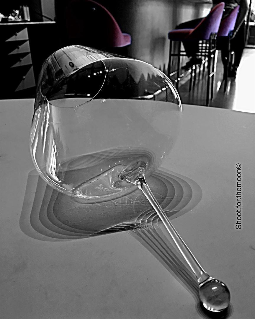 À l'eau de rose 😜 gathering  friends  lunch  glass  design ... (Kaléo Beirut)