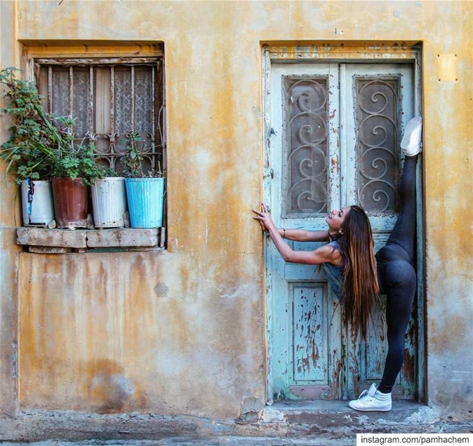 A painting from  Beirut 💙.. Architecture  old  nature  spring ... (Beirut, Lebanon)