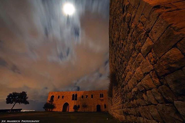 A person can put up any kind of protective wall, but love and truth always... (Ghazir, Mont-Liban, Lebanon)