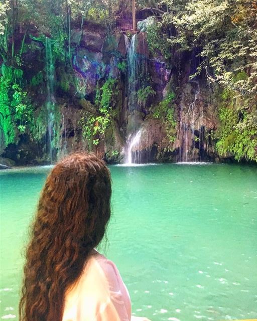 A place where you can enjoy your lunch by the falls.... lebanon  baakline ... (Shallalat Al Zarka شلالات الزرقا)