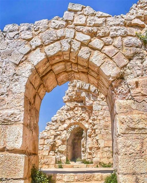 À quoi serviraient toutes les cultures, et n'importe quel humanisme, s'ils... (Arnoûn, Al Janub, Lebanon)