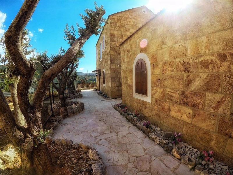 A relaxing peaceful afternoon 🕶 lebanon_hdr  lebanonpicks  natgeotravel ... (Rovinera resort)