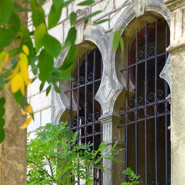 A secret is captured behind the bars...  abandonedplaces  aley ... (Aley)