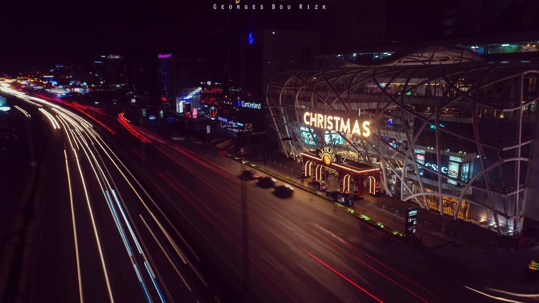 A simple  longexposure of  lemallchristmasexpress and  dbayeh  highway..... (Le Mall Dbayeh)