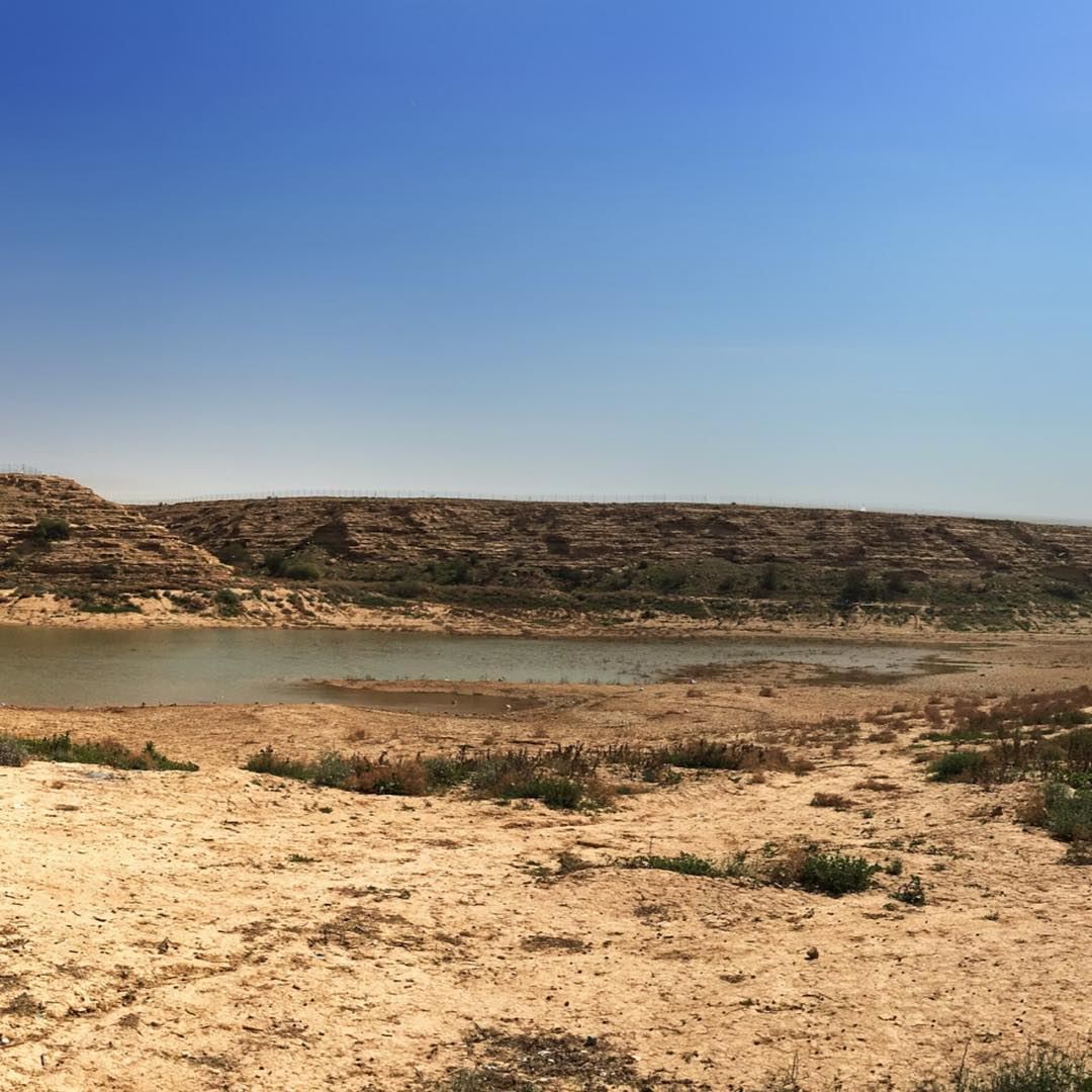 A small artificial lake with nice views... think water sports as an option... (Wadi Hanifah - Riyadh)