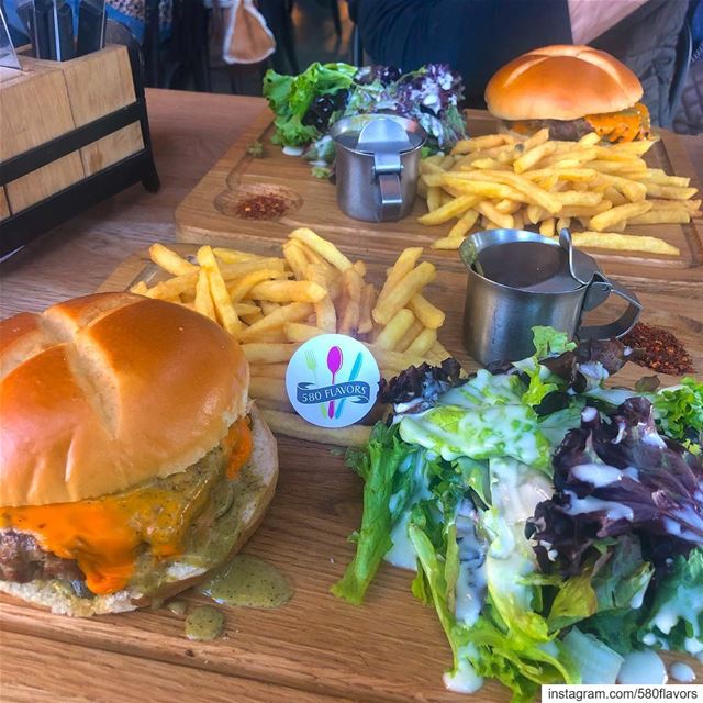 A tasty burger 😋😋😋 recommended 👌 @swissbutter  jaleldib ...... (Jall Ed Dîb, Mont-Liban, Lebanon)