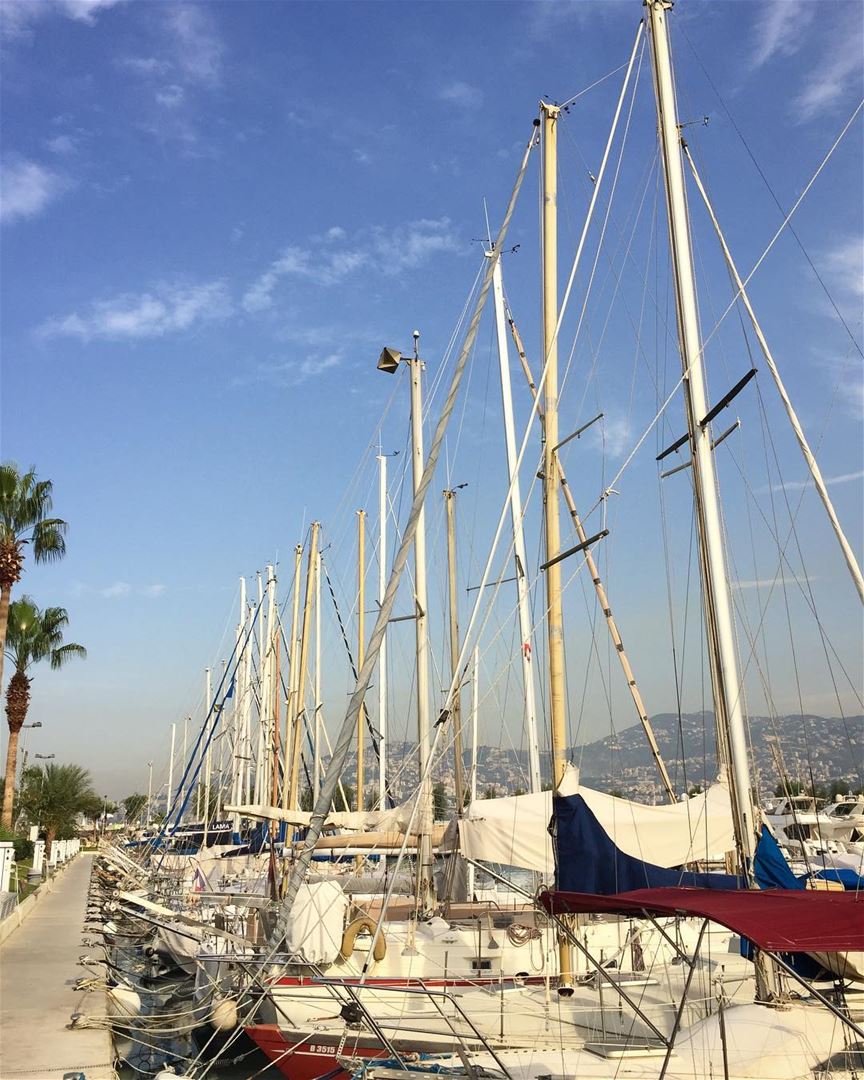 À toi @bernard8002  mast  sailship  voiliers  bluesky  boats  livefolk ... (Lebanon)