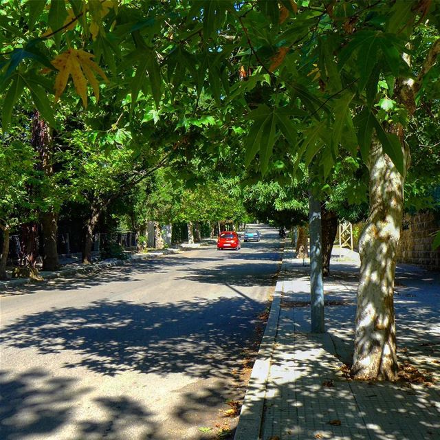 ...a touch of RED ❤️💄💋💃🏻🎒⛑🧣... makes all the difference .. sawfar ... (Sawfar, Mont-Liban, Lebanon)