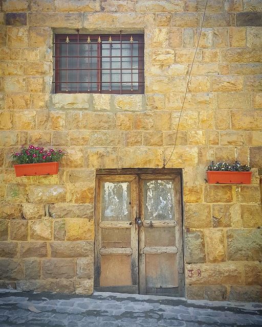 A very little key can open any door 😇🏠 (Bekaa Kafra)