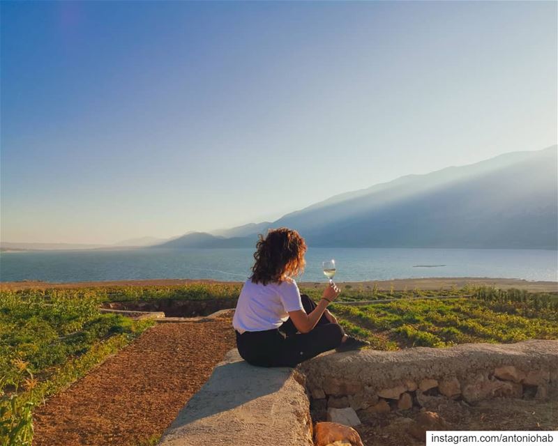 A view to make you forget that tomorrow is Monday 😍The moment I arrived... (Saghbîne, Béqaa, Lebanon)