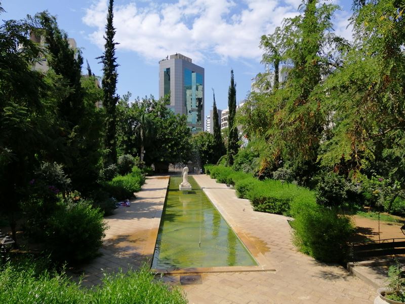 A Walk in Beirut (Jemmayze, Mar Mikhael, Achrafieh) on Sunday Morning