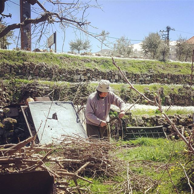 A working woman using her hands , her head and her heart for the sake of... (Beskinta, Mont-Liban, Lebanon)