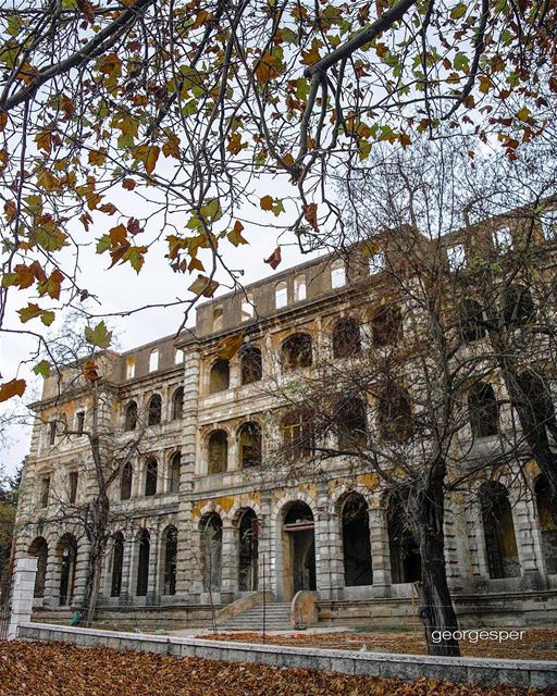 Abandoned Grand hotel of Sawfar 🇱🇧.... proudlylebanese ... (Sawfar, Mont-Liban, Lebanon)