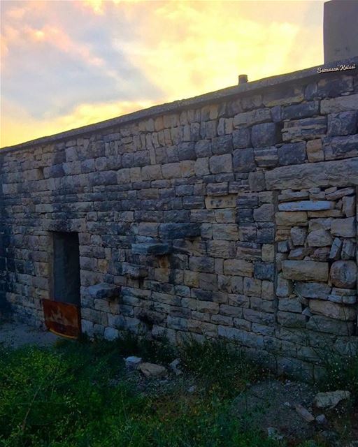 abandoned  nostalgia  oldhouse  old  stones sunset  heritage ...