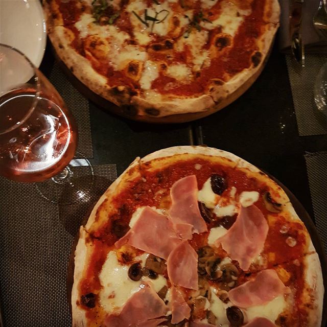 About last night》》》》》》》》》》》》》》》》》》》》》 pizza  cheese  wine  ham ... (SUD Restobar)