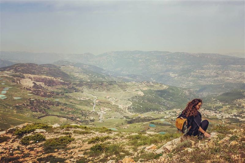 Above it all ____________________________________________________... (Jabal el Knîssé)