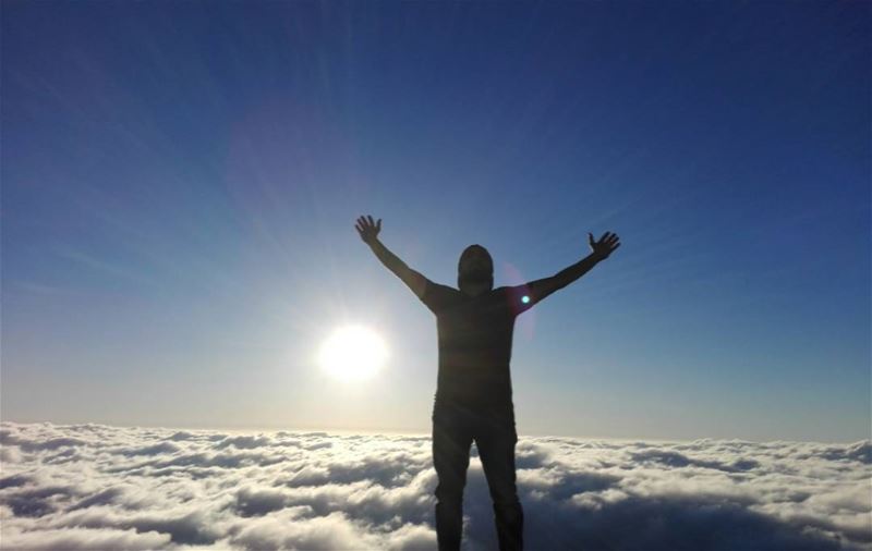 Above the clouds, near the sun! ehden  lebanon🇱🇧  lebanonshots  lebanon... (Ehden, Lebanon)