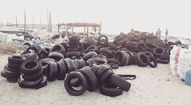 Action: there's an abundance of tires and much more to be collected and... (Residence de La Mer)