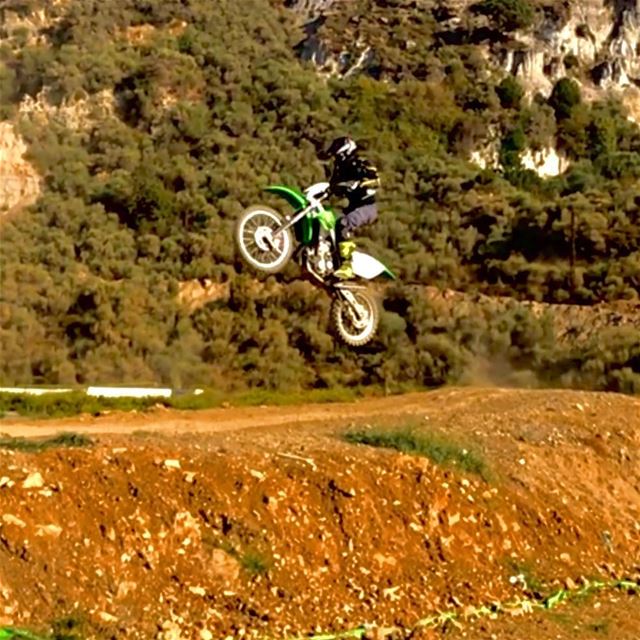 After I hear “shway shway ma tet7amass” .... motocross  kawazaki ... (Kawasaki Motocross Academy - Lebanon)