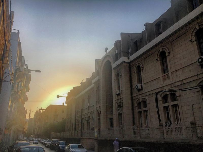 Afternoon walk .. the old streets of gemayzeh 🇱🇧☮️❤ lebanon_hdr ... (Gemmayze)