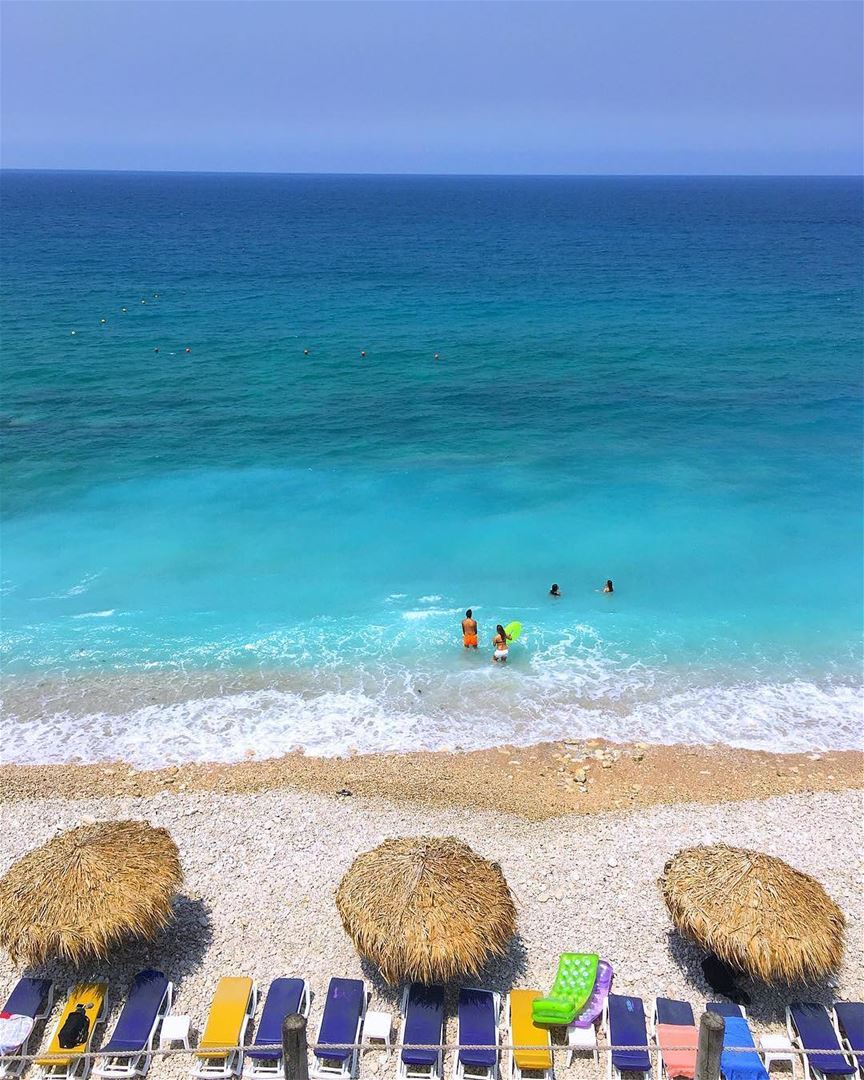 Água azul-turquesa de dia e frutos do mar suculentos, mezze libanesa, músic (Loco Beach Resort)