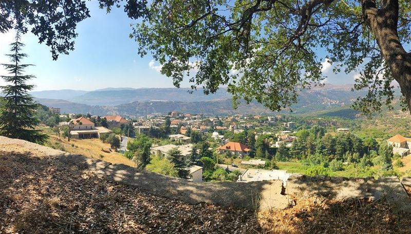 🌲🏘🏘🌳 (Aïn Zhalta, Mont-Liban, Lebanon)