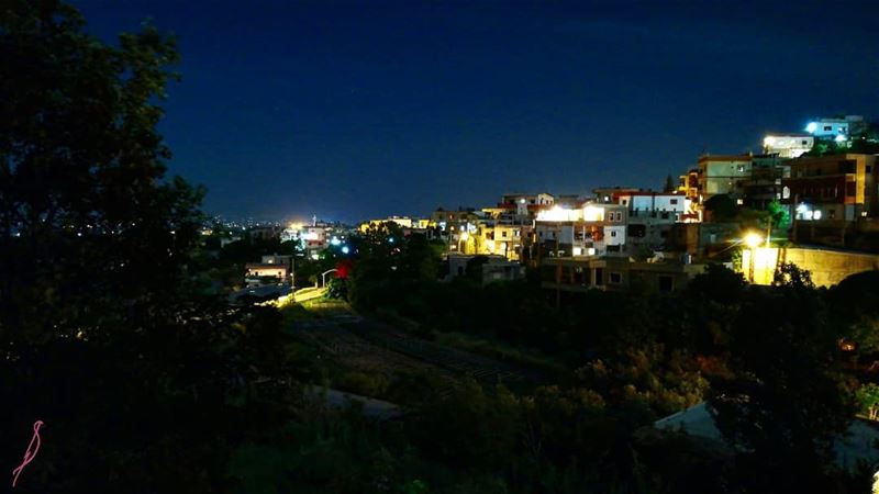  akkar  liveloveakkar  rednightss  lebanon  livelovelebanon  night  🦇 (`Akkar, Liban-Nord, Lebanon)