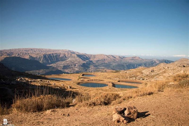  akoura mountlebanon sunrise mountains asfarastheeyecansee lebanon... (Akoura, Mont-Liban, Lebanon)