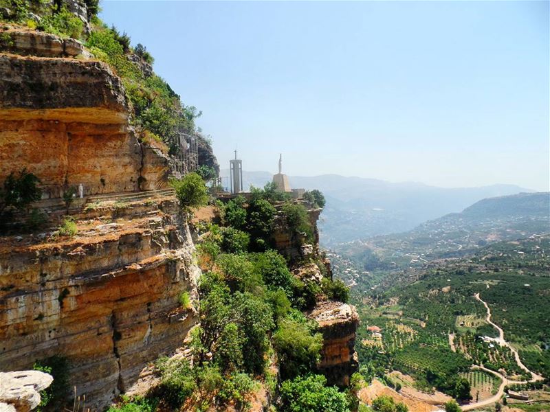  akoura  stmary  peace  onthetop  viewfromabove  cliff  meetlebanon ... (Saydit El habs Akoura)