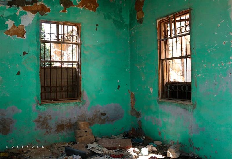 •all of the windows inside this room• photooftheday  windows ... (Tyre, Lebanon)