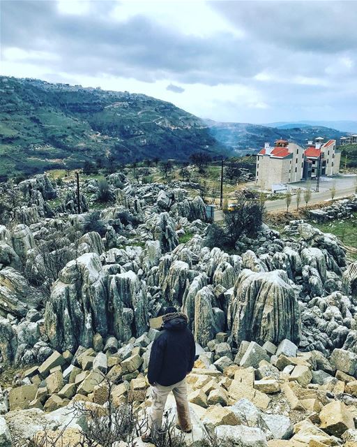 All these rocks but my heart’s always soft😪📸: @melissaiskandar_ ....... (Faqra (fornlämning i Libanon, lat 34,00, long 35,81))