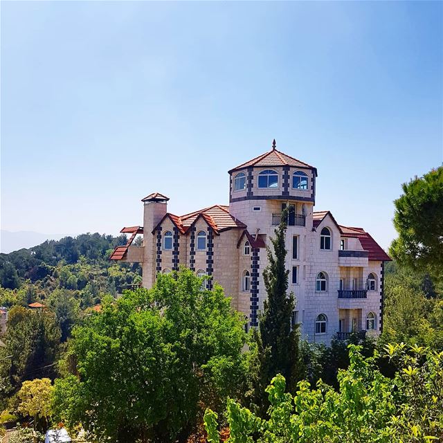 🇱🇧🇱🇧❤ alone  villa  view  beautiful  green  naturelover  goodvibes ... (Baïssoûr, Mont-Liban, Lebanon)