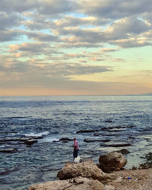 Alone with his great blue expectations...🎣 hello fisherman  beirut... (Beirut, Lebanon)