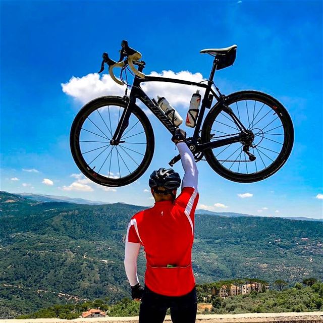 Always make a total effort, even when the odds are against you.” 🌄🚵☀️. 📷 (El Qâaqoûr, Mont-Liban, Lebanon)