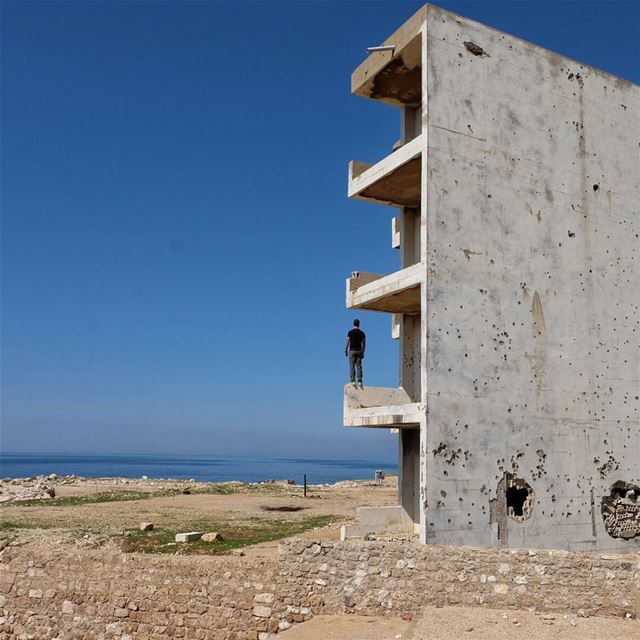 "Always stand up for what you believe in, even if it means standing alone"... (Hamâte, Liban-Nord, Lebanon)