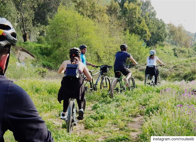Always take the road less traveled 🚴‍♂️🌱🌿.. routeslb  cyclingbatroun... (Batroûn)