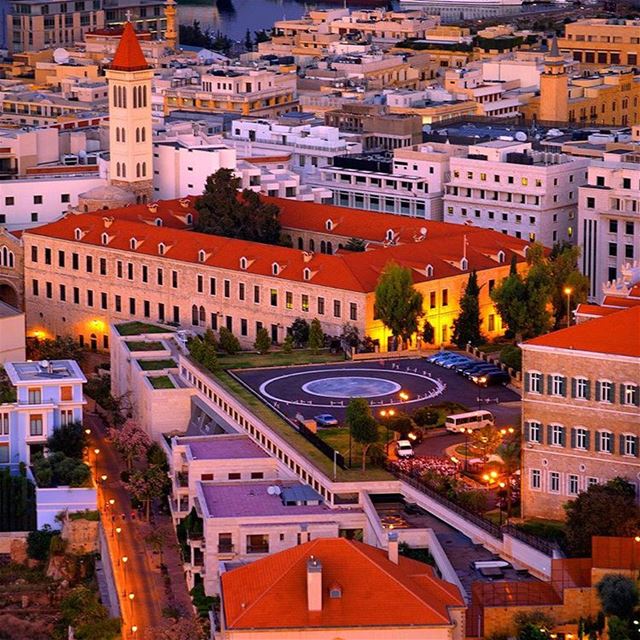 Amanhecendo em Beirute! Linda vista para a Rue de France, complexo... (Downtown, Beirut, Lebanon)