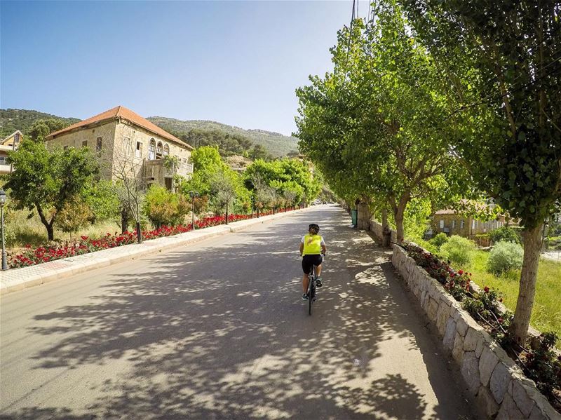 Amazing  Baskinta 🚴🏻🍃.. whatsuplebanon  instagram  lebanon_hdr ... (Baskinta, Lebanon)