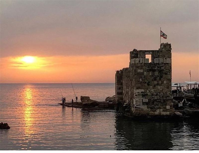 An amazing sunset from Jbeil 😃مغيب الشمس من جبيلPhoto taken by @basakyol (Jbeil-Byblos)