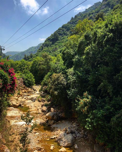 An unexpected road 🚞... lebanon  jeita  beirut  lebanon_ig ... (Jeita-Keserwan)