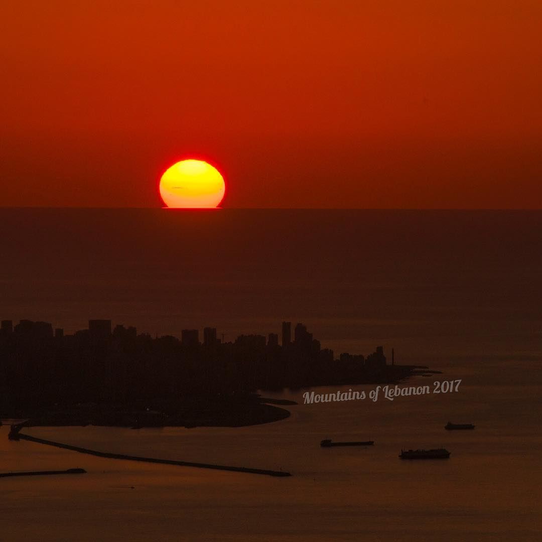 ... And the sun is now setting behind Beirut! (Few days ago) sunsets ... (Ballouneh, Mont-Liban, Lebanon)