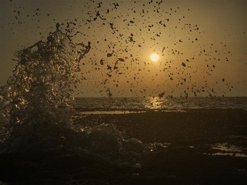 ... And what's better than a splash of sunset to end the day😌💛  noedit ... (El Mounsef, Mont-Liban, Lebanon)