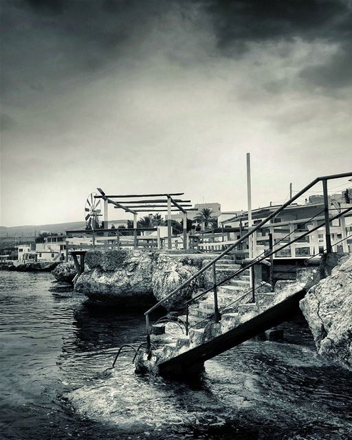  anfeh  north  lebanon  sea  stairs  cloudy  house  bw  nature  snapshot ... (Anfeh, Lebanon)