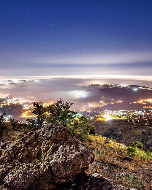 Another amazing photo of the clouds cities and night sky! Good morning... (Falougha, Mont-Liban, Lebanon)