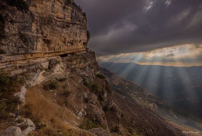 Another angle for niha's  cave   niha  shouf  lebanon  canonme  10452 ... (Niha Al Chouf)