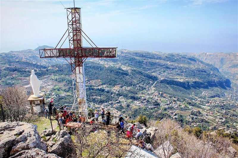 Another beautiful morning from  jabalmoussa  sanesundays 🌾 sanelebanon � (Jabal Moûssi)