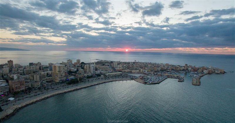 Another sunset frame from Tyre city❤ tyrecity  tyrepage  livelovetyre ... (Tyre, Lebanon)